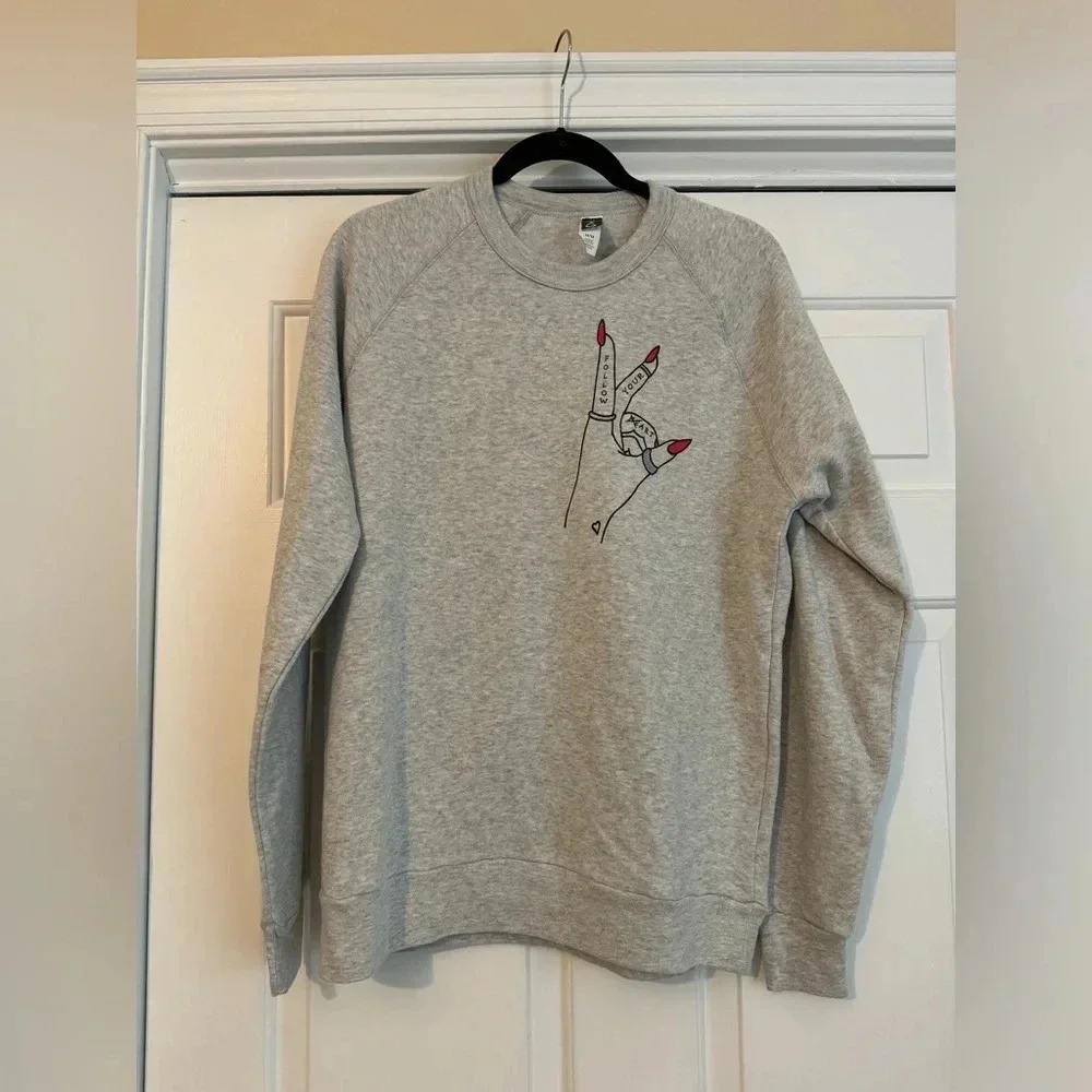 NWOT Wren&Glory Heart/Art Painted Crewneck. (15) - Picture 3 of 7